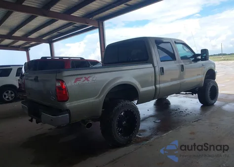 2004 Ford F-250 Lariat/Xl/Xlt z USA, uszkodzony, nr VIN 1FTNW21P14EE01075